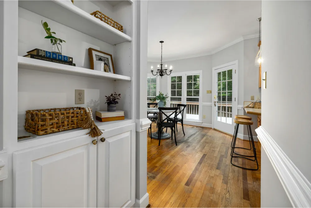 Where Should You Use Wainscoting?